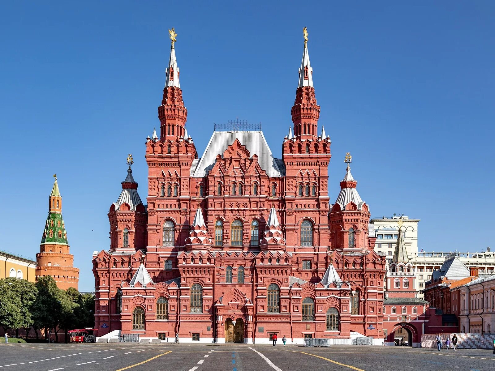 Экскурсия в исторический музей в москве. Исторический музей в москве 1875-1883. Исторический музей москвы в. Государственный исторический музей (1875—1881) в москве. В каком стиле здание исторического музея.