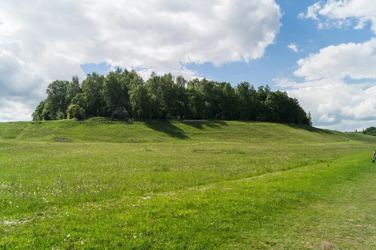 псковское поселение. труворово городище изборск. псковское поселение. городищенский холм изборск. труворово городище изборск.