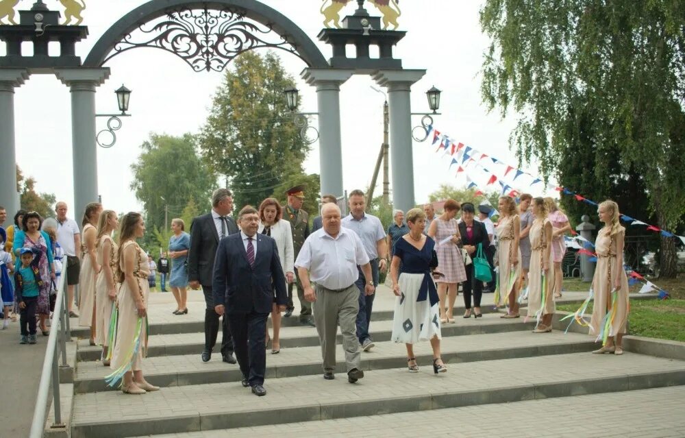 Пгт Колпна Колпнянский район. Сайт Колпнянского лицея Орловской области. Пгт Колпна Орловской области. Колпна парк.