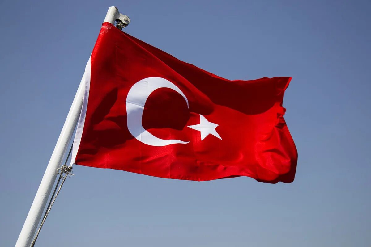 Турция на стороне россии. Флаг Турции. Анкара Турция флаг. Флаг Турции и Ирака. Флажок Турции.