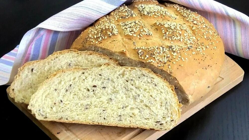 Круглый хлеб. Домашний хлеб. Хлеб на сухих дрожжах. Хлеб домашний дрожжевой.