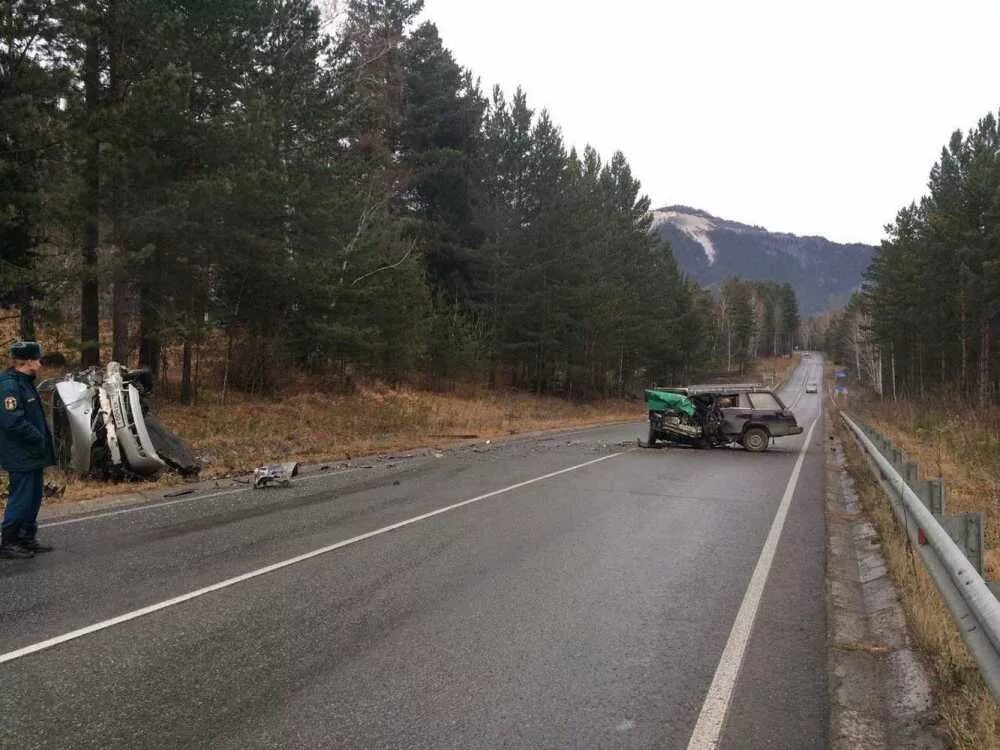 Линза по дороге из саяногорска в черемушки. Трасса Саяногорск Черемушки. ДТП Черемушки Саяногорск. МЧС Черемушки Хакасия. Аварии Саяногорск Черемушки.