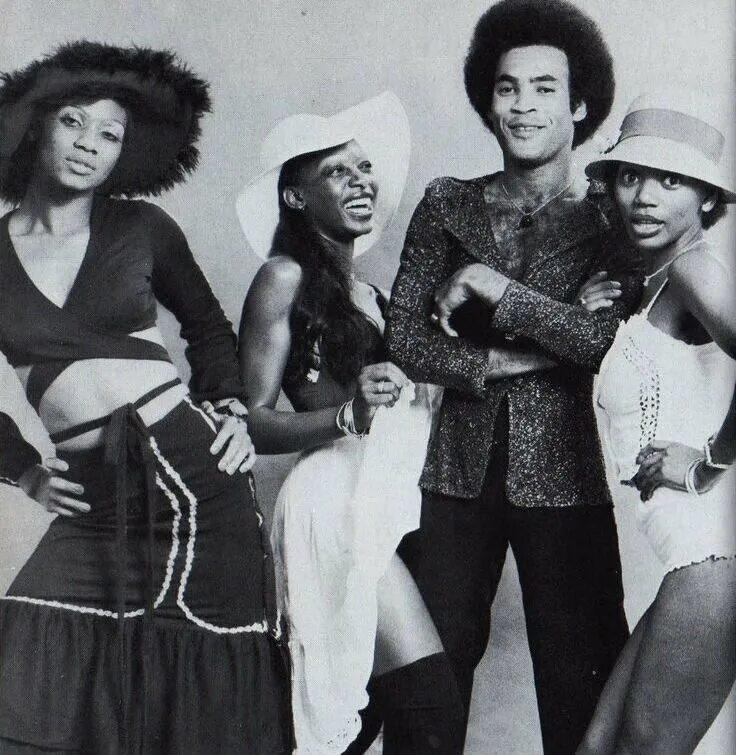 Группа boney m. Boney m. 2020. Лиз митчелл бони м в молодости. Бони м биография.