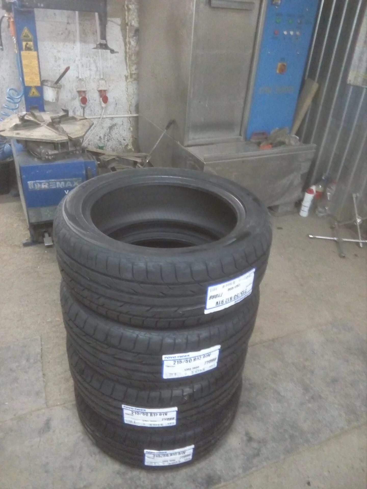 Тойо DRB 215/50/17. Резина Toyo DRB 215/50 r17. Toyo 215/55 r17 лето. 215/50 R17.