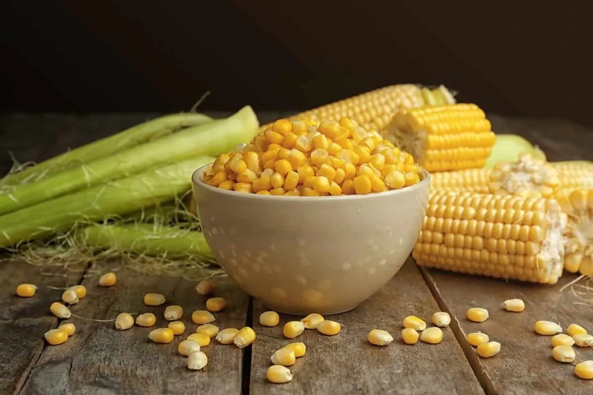 Mays corn. Кукуруза Sweet Corn. Кукуруза (зерно и початок). Горох и кукуруза. Кукурузное зернышко.