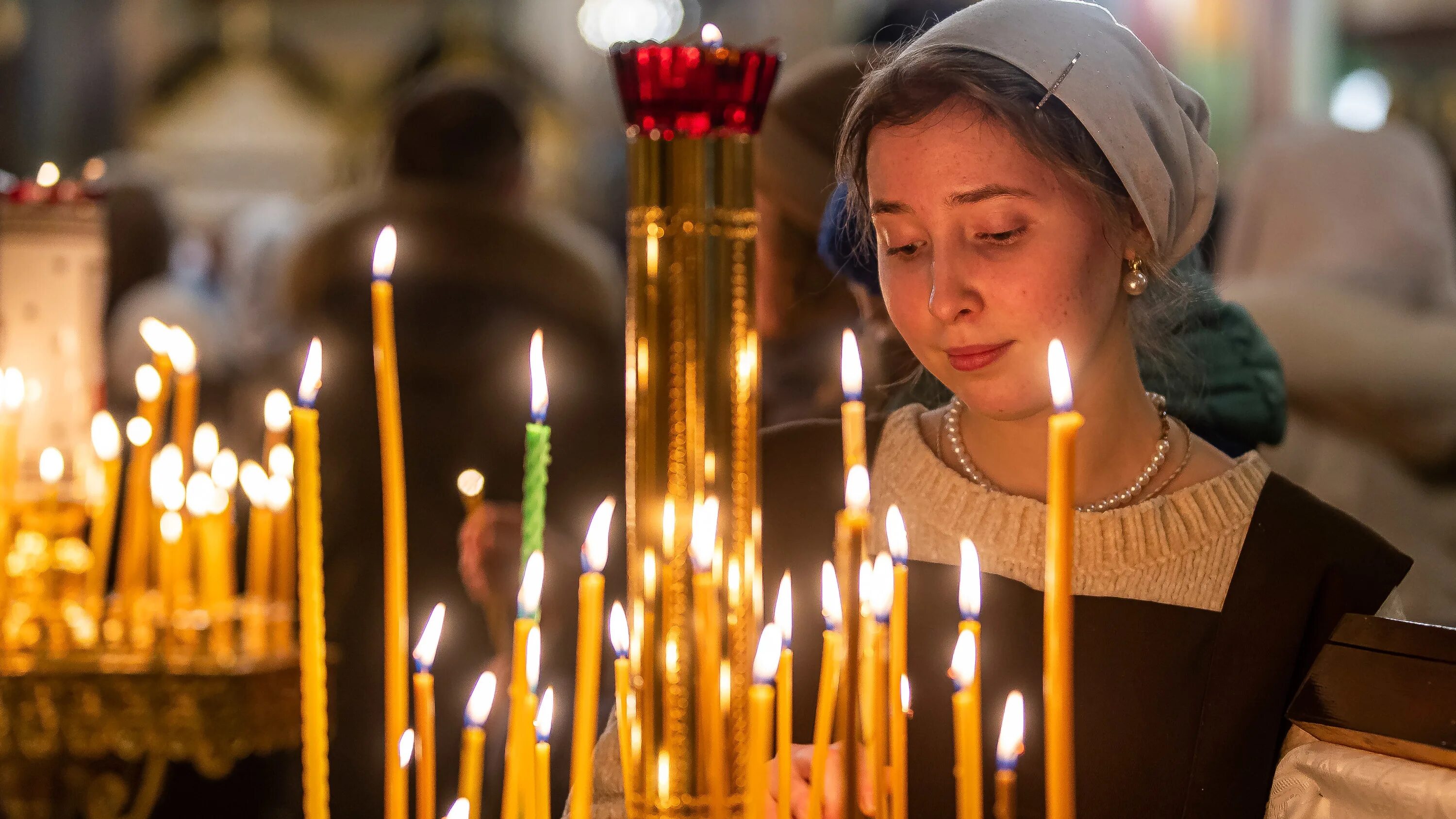 Рождество для верующих. Рождество в храме. Православное Рождество. Рождество отмечают. Рождество в храме фото.