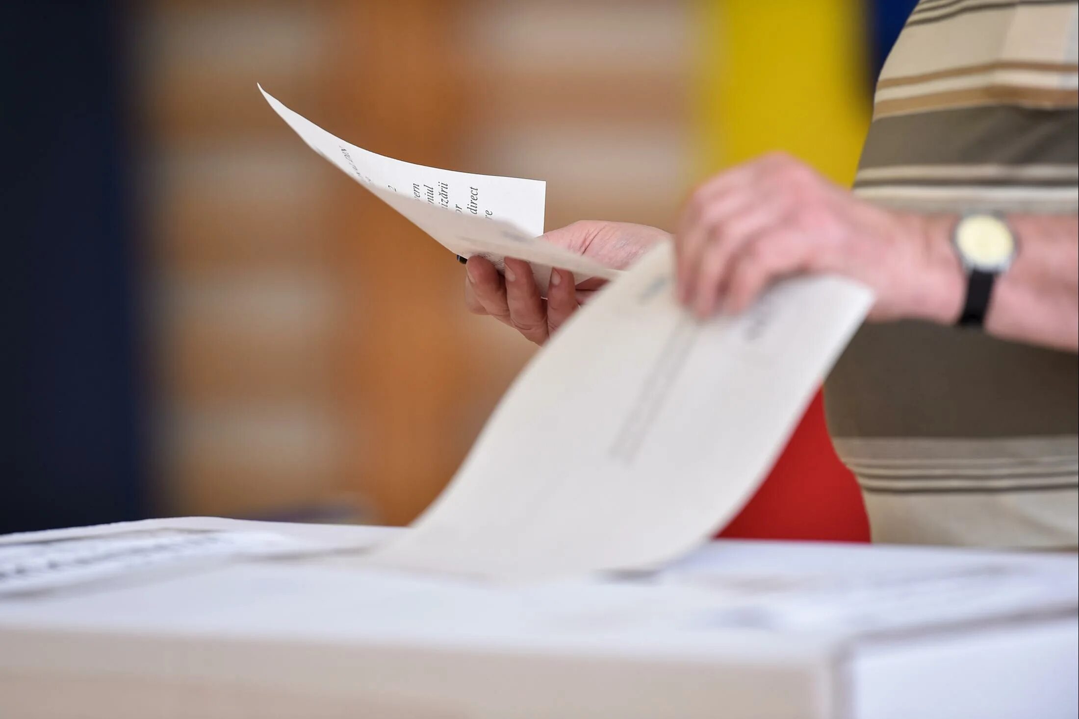 В стране z парламентские выборы проходят по мажоритарной. Наблюдатели на выборах казахстана. Всенародно избранный глава государства. Парламентские выборы типы. Политическая партия получившая большинство голосов в парламенте.