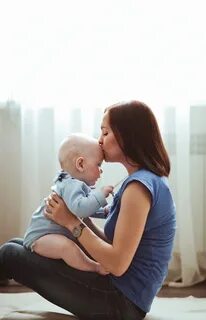 Маленький сын мамку