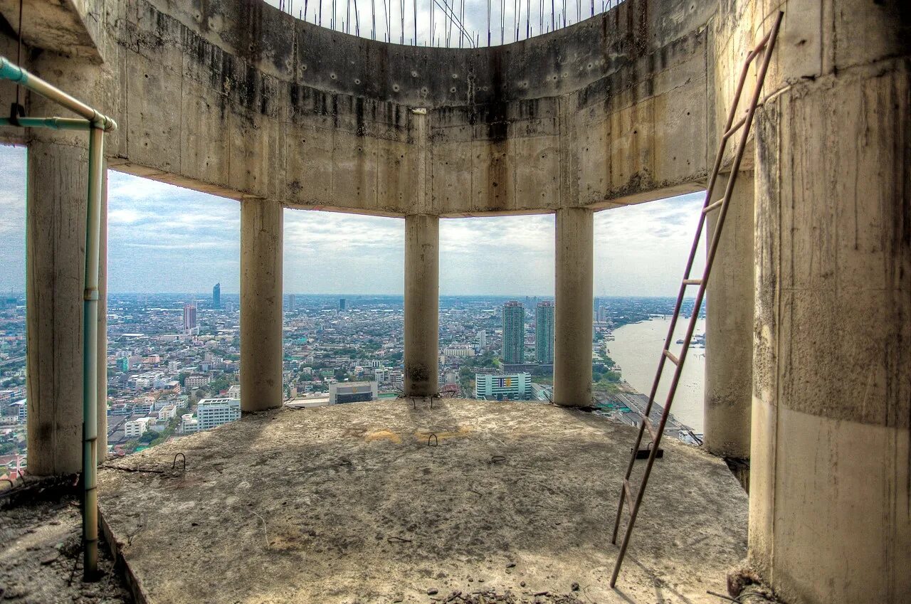 Unique tower. Небоскреб Sathorn unique Tower. Саторн Юник Тауэр. Уникальная башня Саторна в Бангкоке. Заброшенный небоскрёб в Бангкоке в Тайланде.