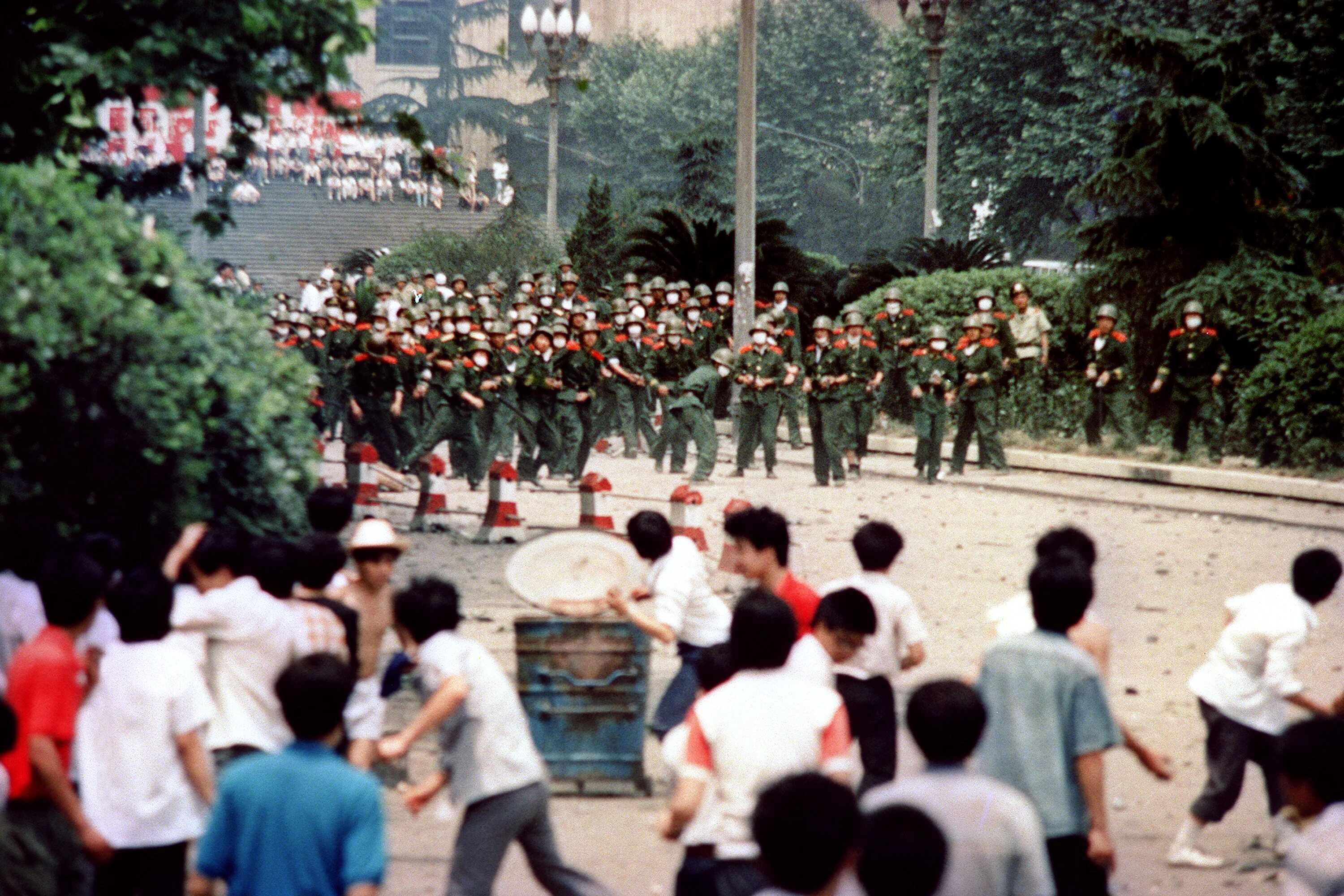 События на площади тяньаньмэнь. Площадь тяньаньмэнь 1989. события на площади тяньаньмэнь 1989. пекин площадь тяньаньмэнь 1989 год.