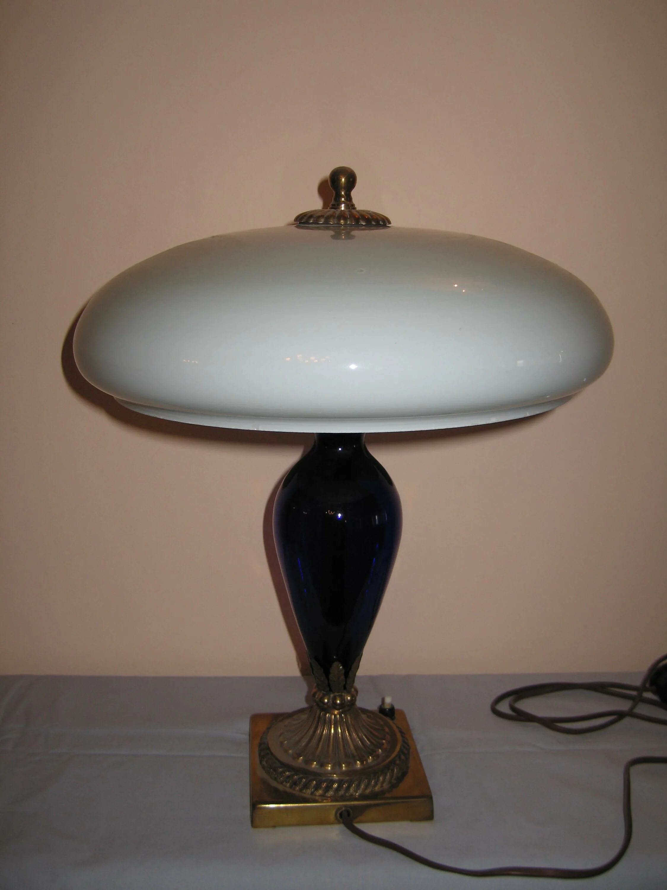 настольная лампа ленгорисполком 1958 года. лампы 60 годов. лампа грибок ссср. лампа 1963. лампы 60 годов.