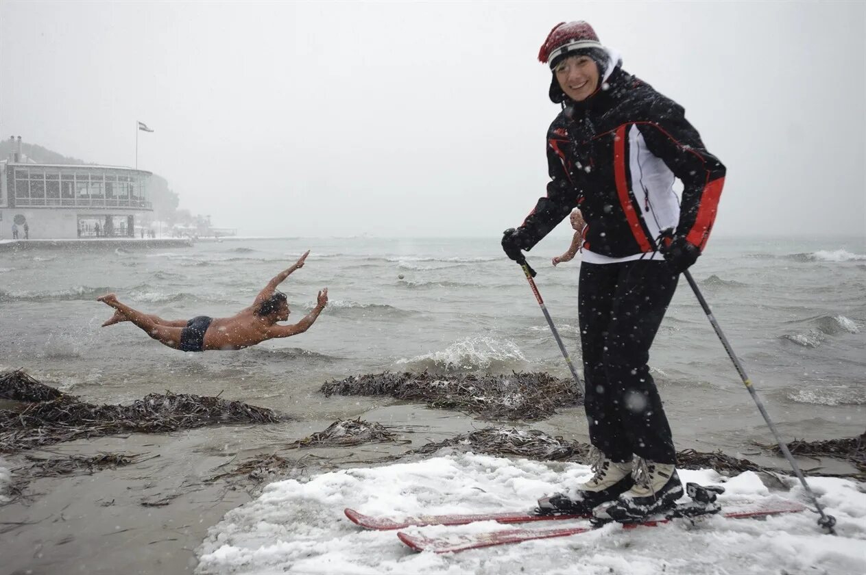 Лыжи и лужи. На лыжах по воде. На лыжах по лужам. На лыжах без снега. Ski diving