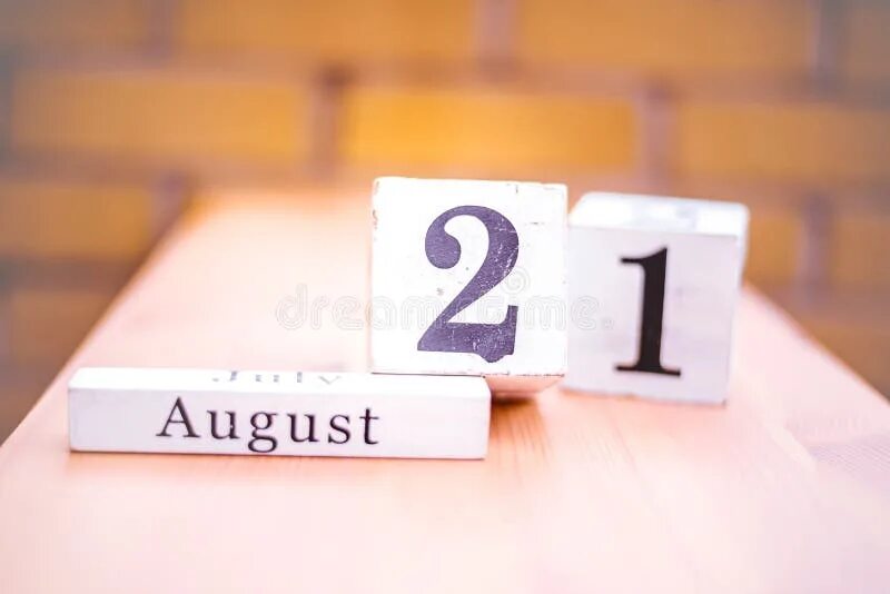 21 августа день рождения. 10 августа картинки. 21 день. Календарь 21. Привычка формируется 21 день.