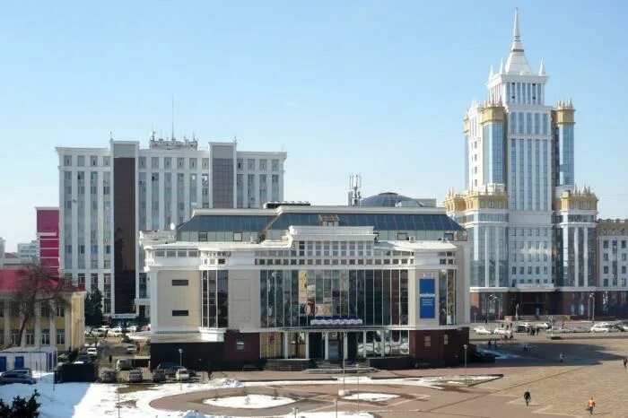 Огарев Плаза Саранск. ДКИ МГУ Огарева. ДКИ МГУ Саранск. Саранск Огарева здание.