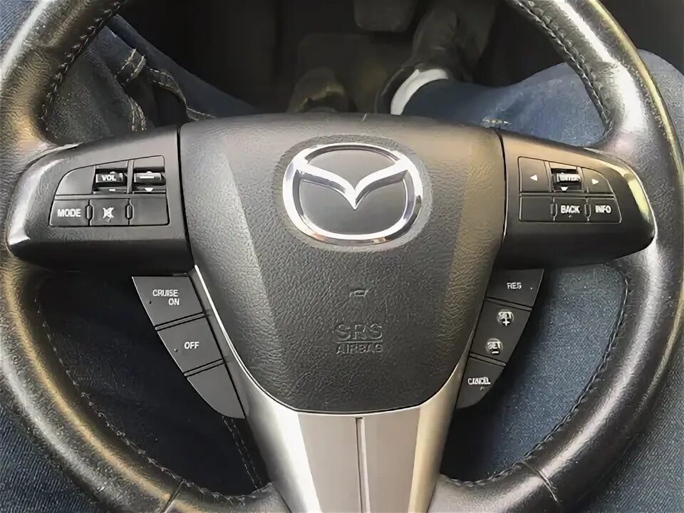 Круиз мазда 6. Кнопки на руль Мазда 6 GH 2011. Круиз контроль Mazda 6 т2006. Кнопки на руль с круиз контролем Мазда 3. Руль Мазда 3 BL.