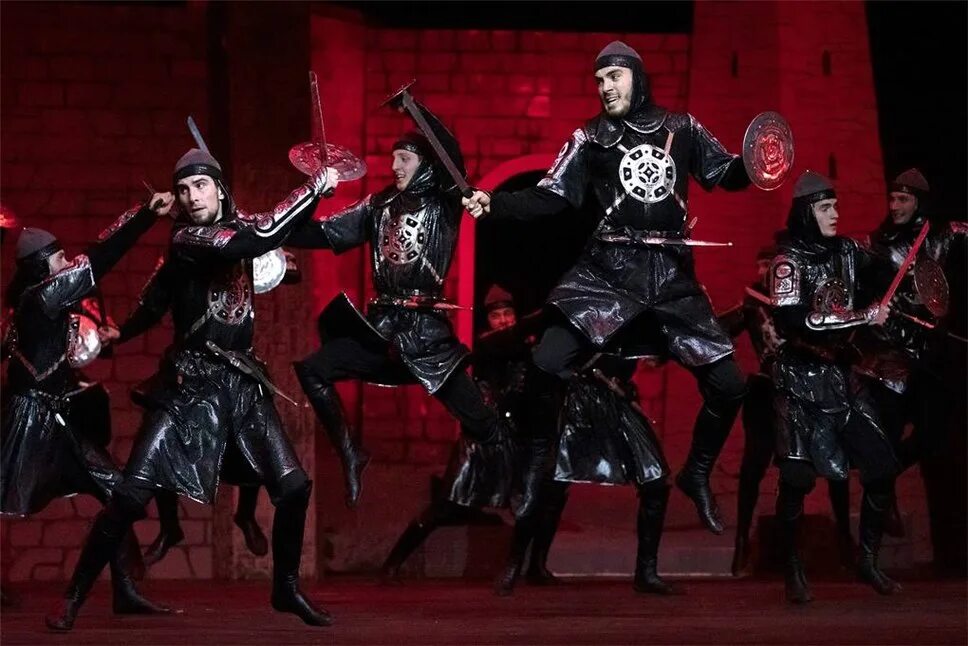 Вайнах групп. Чеченский государственный ансамбль танца вайнах. ансамбль вайнах чечня. ансамбль вайнах грозный. танцевальный ансамбль вайнах грозный.