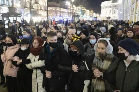 Россияне покидают