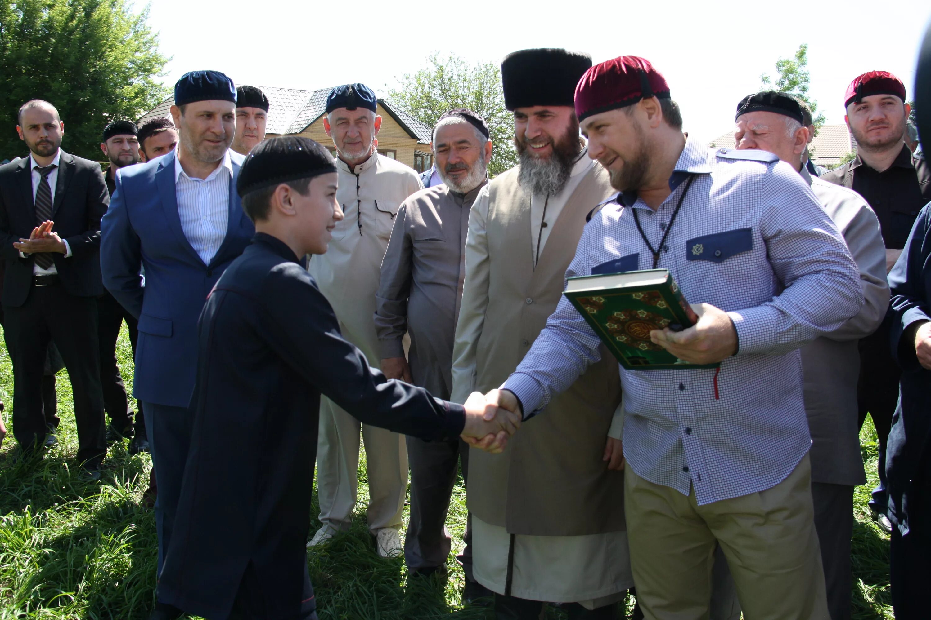 Солцаев Серноводск Чеченская Республика. Серноводск мечеть. Мечеть Чечня Серноводское. Солцаев Умалт Серноводск Чеченская Республика.