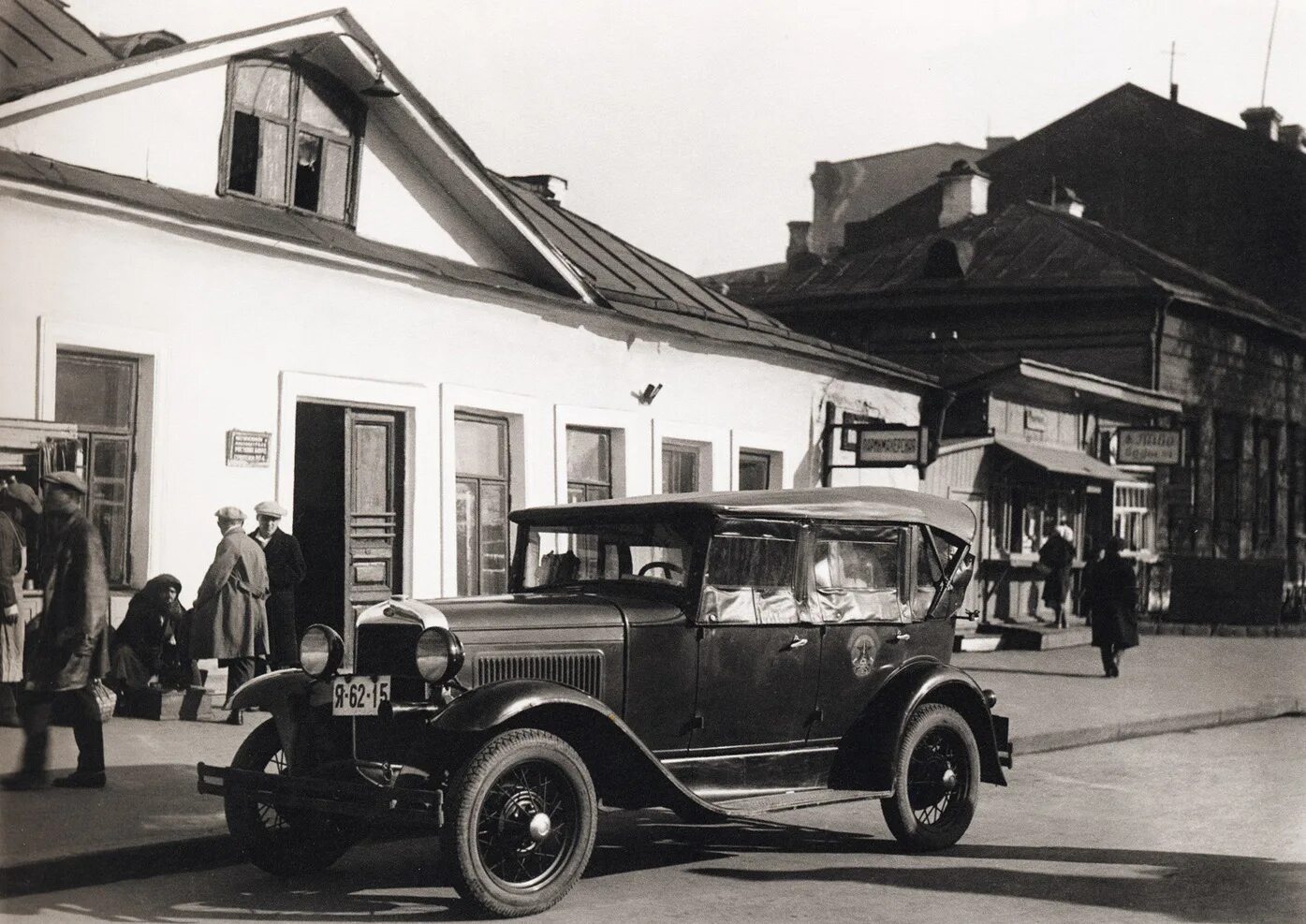 Таксомотор Рено 1925. Горьковский автомобильный завод 1930-е. ГАЗ 1934. Таксомотор Москва 1925.