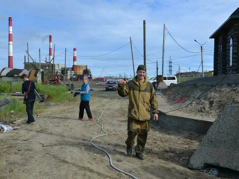 Пгт никель пограничники. Новости никеля. Зтф норильский никель. Печенгский муниципальный округ. Поселок никель.