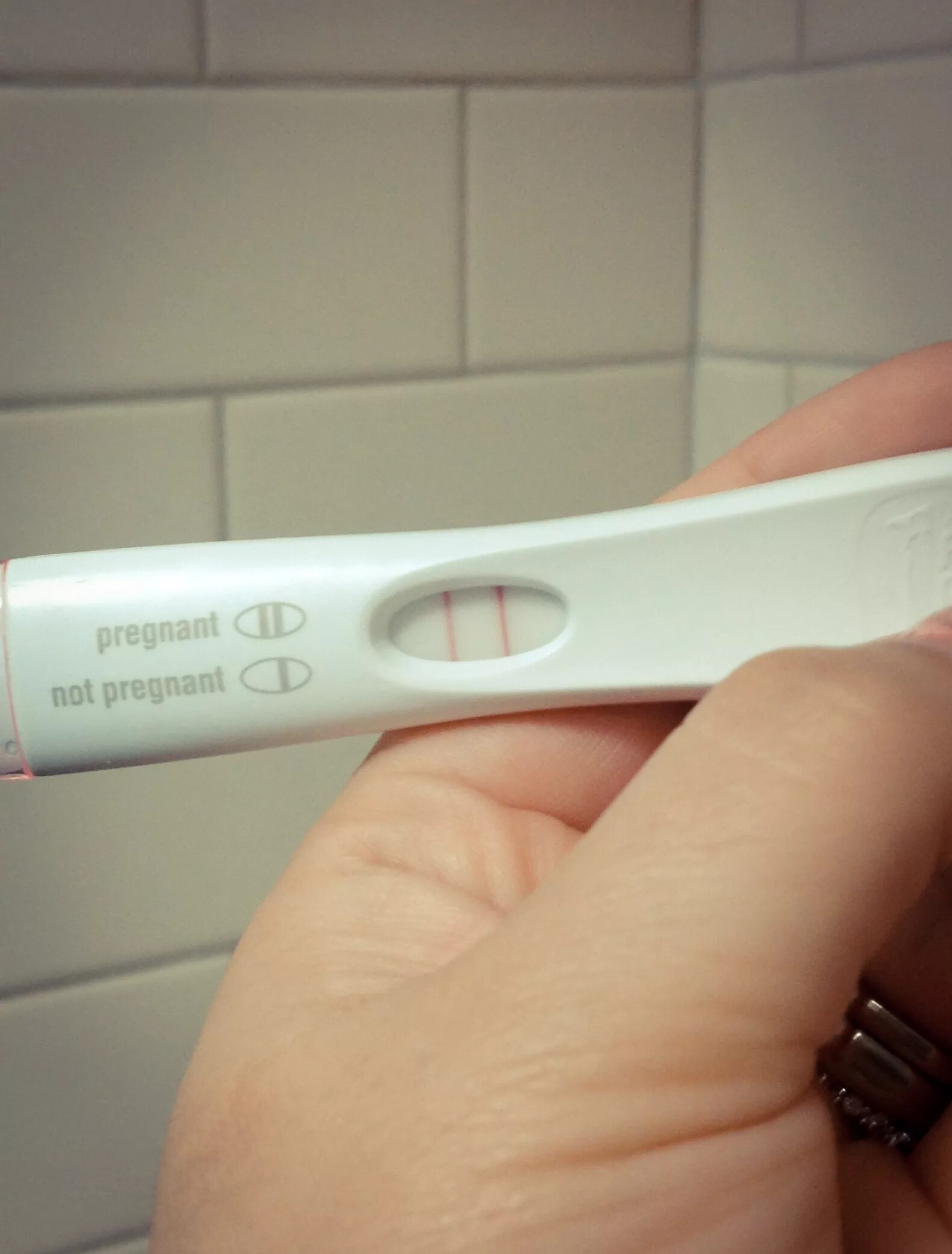 Медицинские селфи тесты. Тест на беременность. Положительный тест на беременность. Фейковые тесты на беременность. Тест на беременность селфи.
