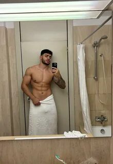 Retweet if I should drop the towel 😈. 
