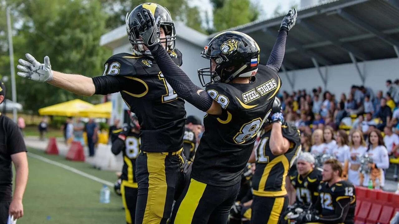 Стальные тигры пермский марафон. Стальной тигр. Женская команда уральские саламандры вконтакте. Героев хасана 58 пермь. Стальной характер.