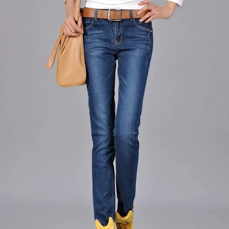 Какой длины должны быть прямые джинсы. Прямые джинсы женские. Классические джинсы женские. Модные прямые джинсы. Классические прямые джинсы.