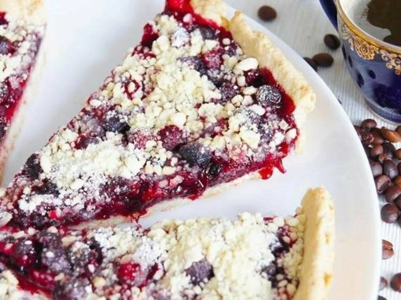 Печенье с ежевикой. Постный тертый пирог с ягодами. Ягодная галета. Пирог с ягодами. Постный пирог с ягодами.