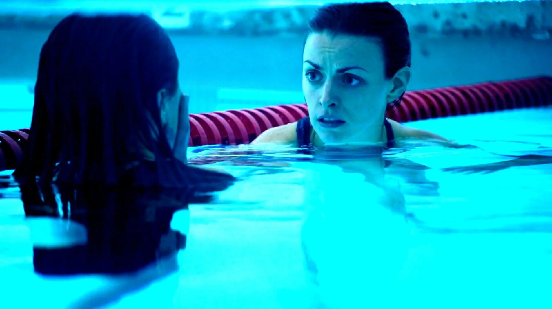 Nita kuzmina бассейн. марина александрова в купальнике в бассейне. «девушка в бассейне». девушка в бассейне. фотосессия в бассейне.