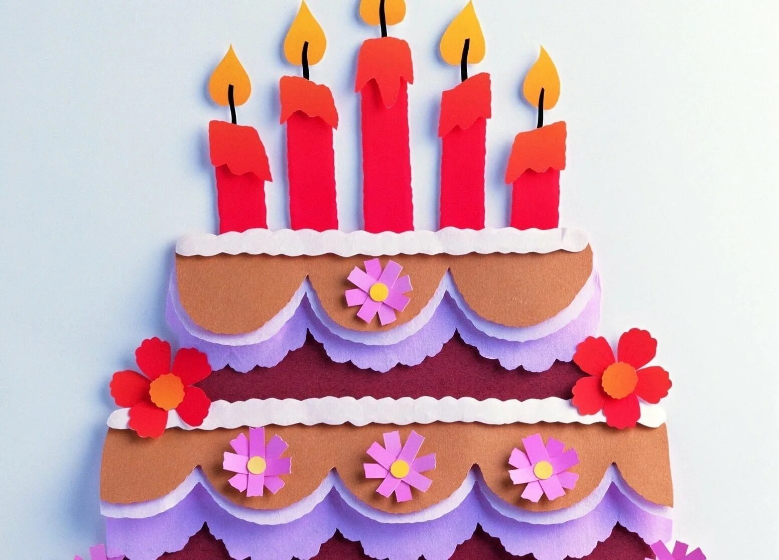 Открытка с днем рождения своими руками. Торт поделка для детского сада. Поделка торт из бумаги для детей. Аппликация на день рождения. Тортик из цветной бумаги.