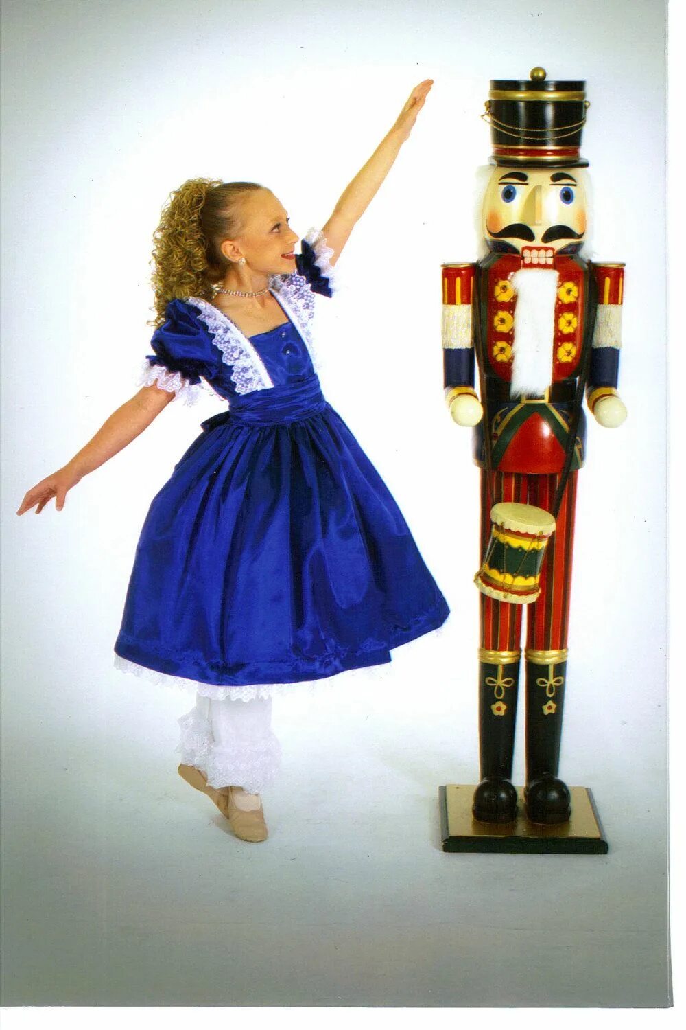 Маскарад щелкунчик. Clara nutcracker. клара и щелкунчик в платье. костюм мэри щелкунчик. платье мэри щелкунчик.