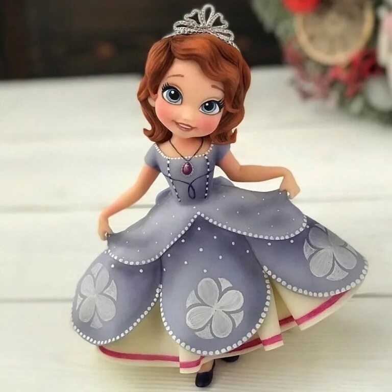 Pottery princess. Фигурки из мастики. Фигурки из мастики для торта. Фигурка принцессы на торт.