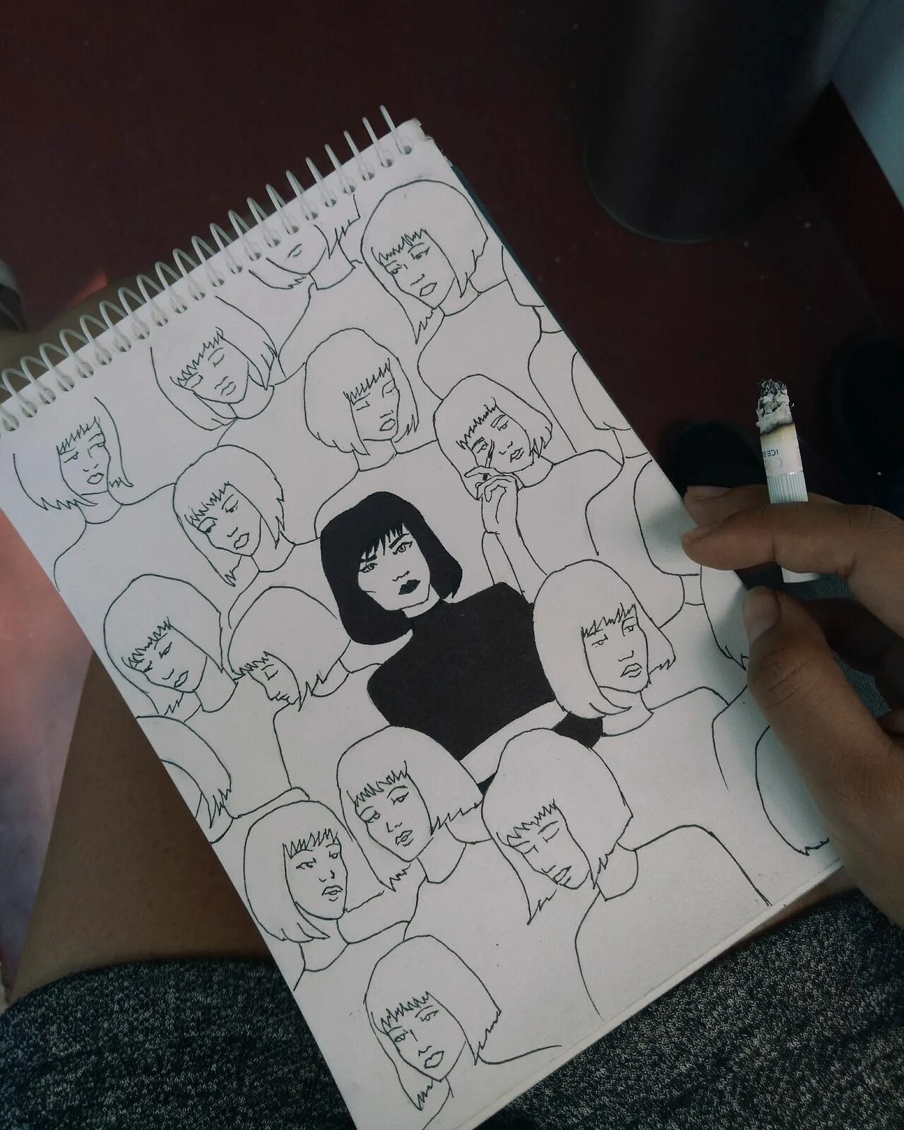 Лёгкие рисунки для скетчпада. Что нарисовать когда скучно в скетчбуке. Идеи порисовать в скетчбуке. Большой скетчбук для рисования. Рисунки для скетчбука для начинающих.