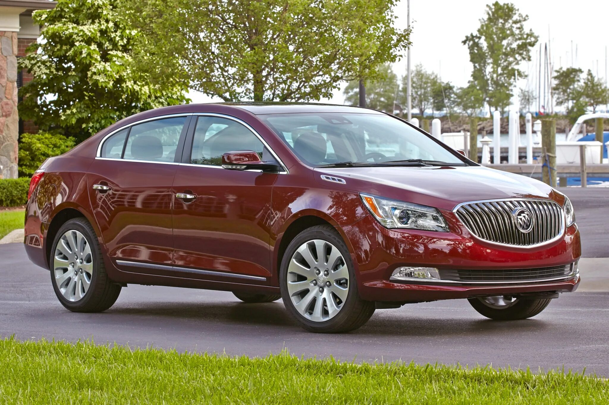 Бьюик седан лакросс. Buick Lacrosse 2021. Buick Lacrosse 2018. Buick Lacrosse 2016. Машина 2015 года выпуска