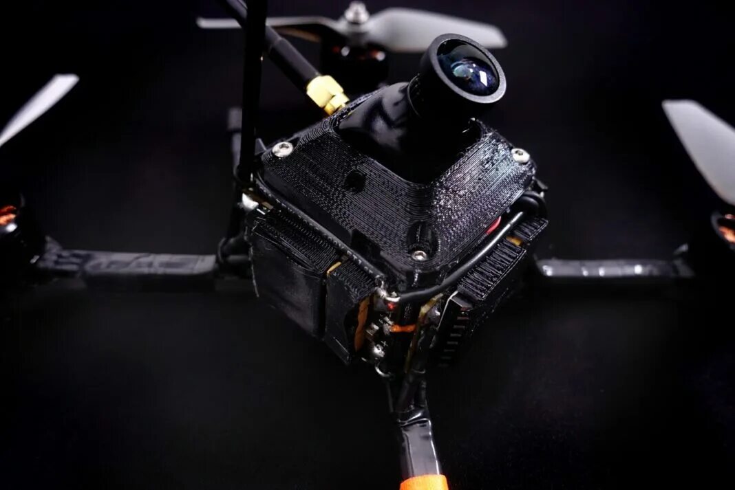 Drl drone. Drl racerx дрон. drl racerx (263 км/ч). гоночный квадрокоптер drl racerx. гоночный дрон league drl x.