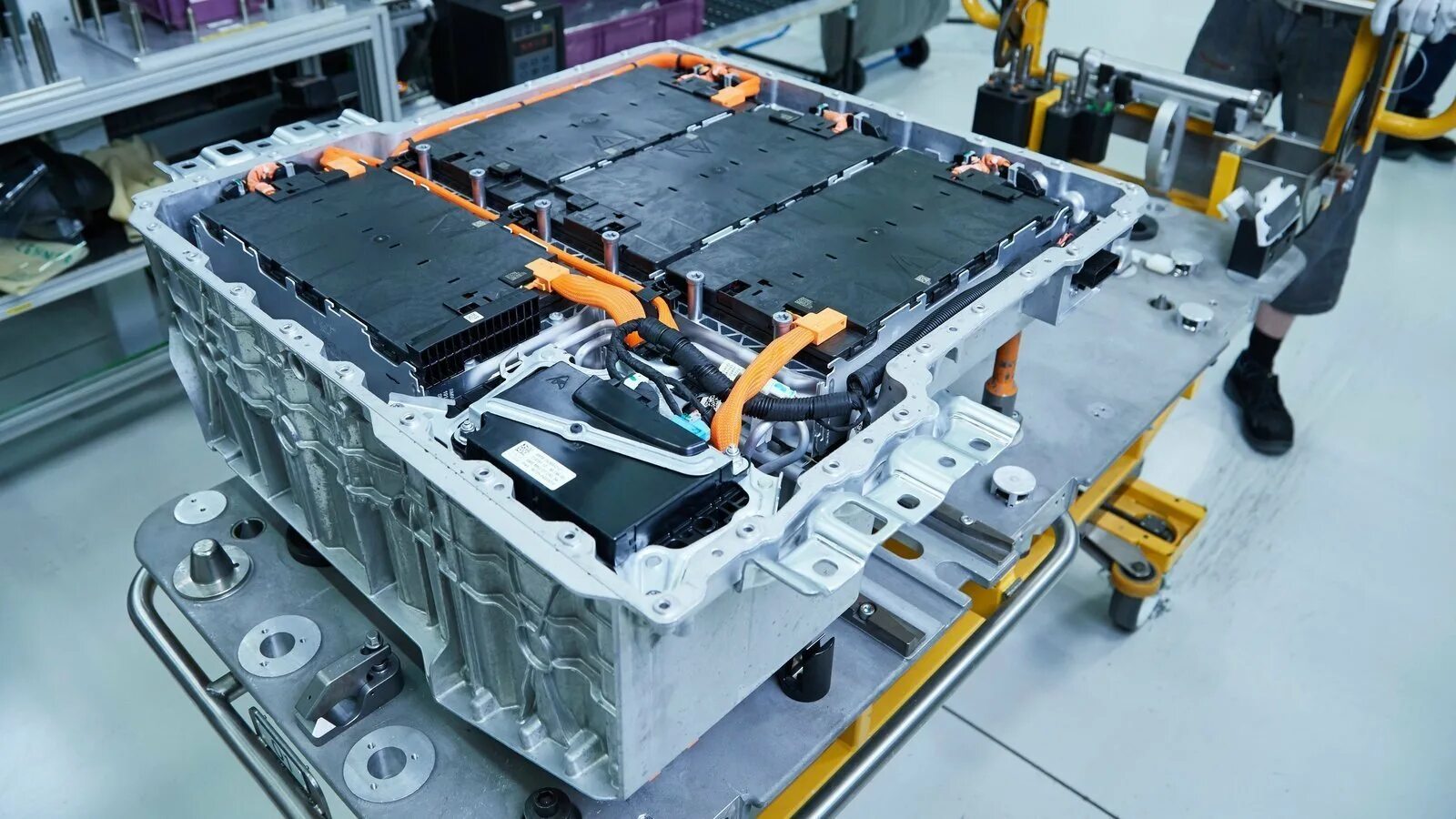 Высоковольтная батарея BMW i3. BMW Hybrid Battery. Батареи ВВБ BMW i3. Батарея BMW гибрид. Hybrid battery