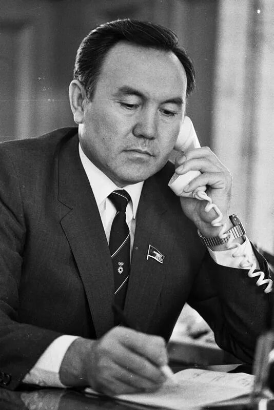 Юсупов фердауис ингельевич. Динмухамед ахмедович кунаев. Нурсултан назарбаев 1990. Камалиденов закаш камалиденович. Нурсултан назарбаев 1990.