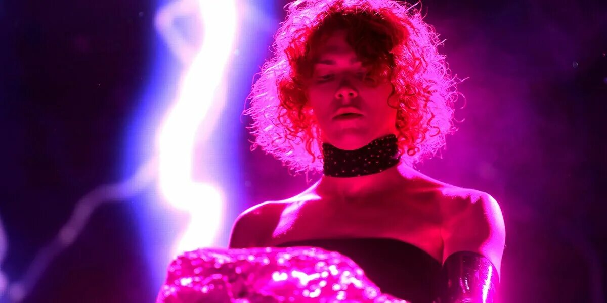 Музыка sophie. Софи мартинес. Софи мартинес. Sophie музыкантка. Sophie album cover.