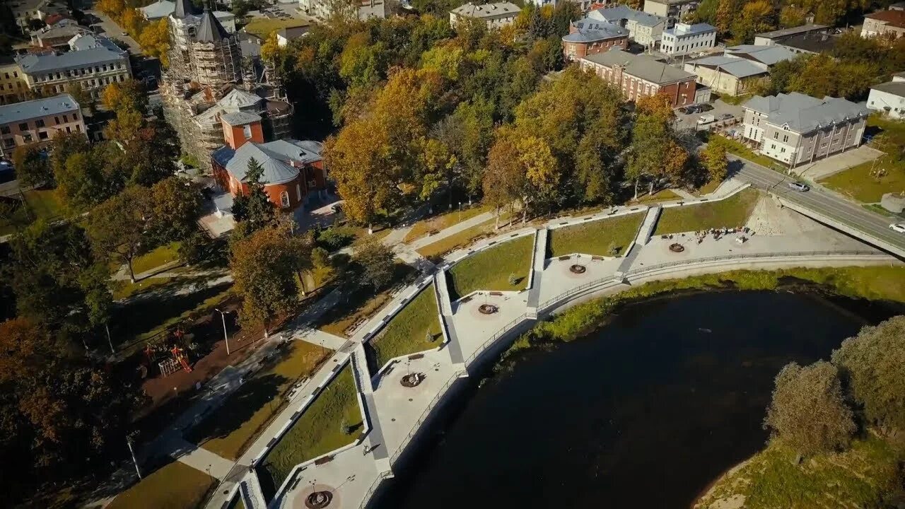 Город луги где. Город Луга Ленинградской области. Луга город Ленинградская. Набережная в городе Луга Ленинградской области. Город Луга Псковской области.