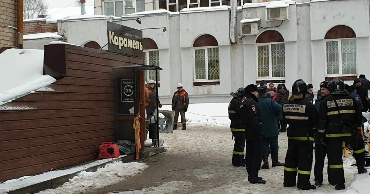 Прорыв пермь. Отель карамель пермь прорыв трубы. карамель гостиница пермь прорвало трубу. отель карамель пермь трагедия. гостиница карамель пермь.
