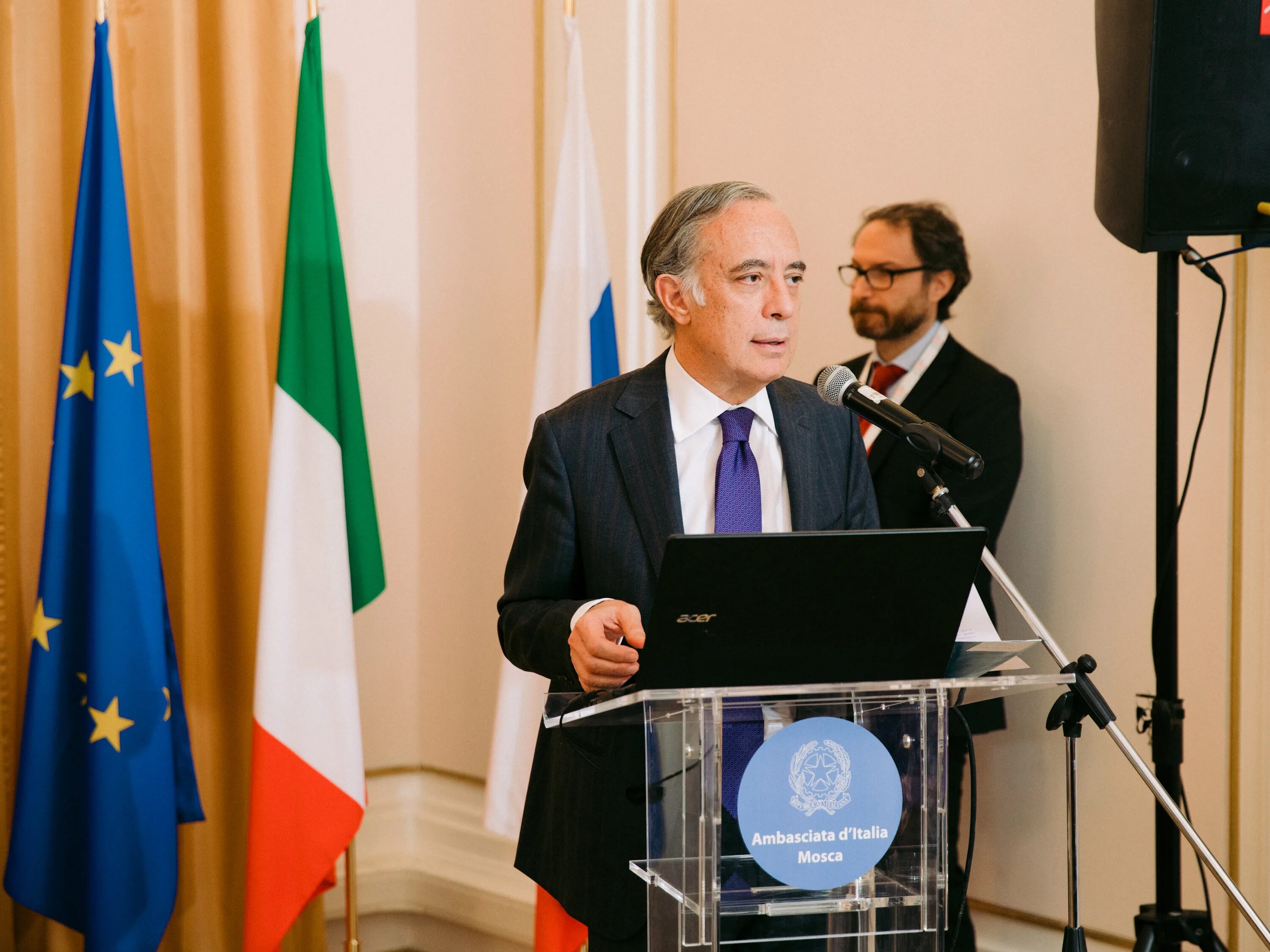 Сайт генерального консульства италии. Генеральном консульстве итальянской республики в санкт-петербурге. Итальянское посольство в италии. Консульство италии в спб консул. Посольство россии в италии.