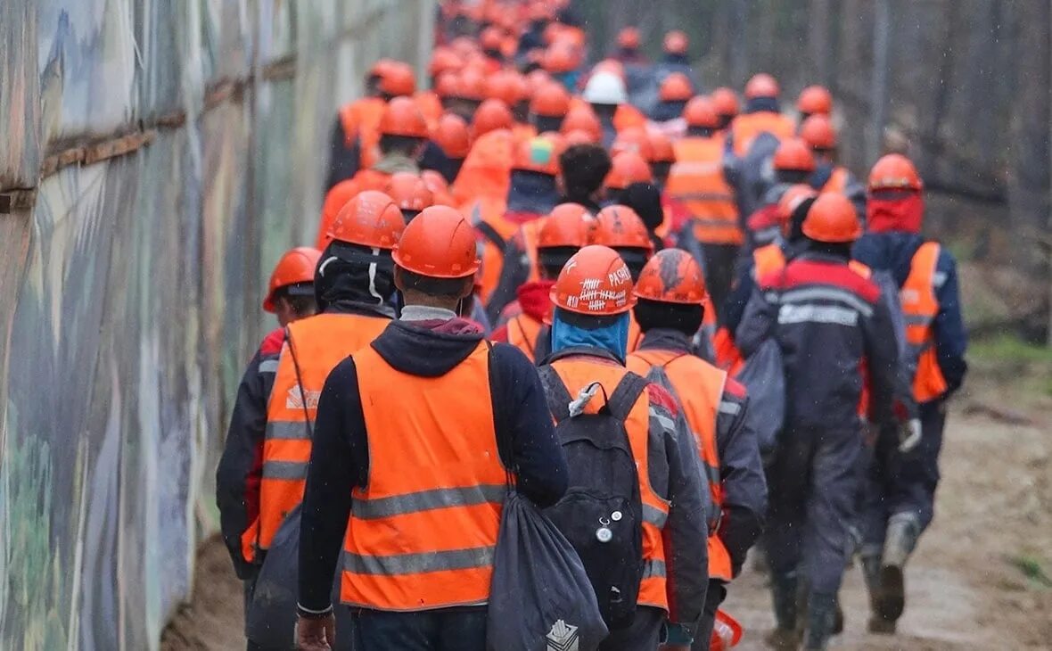 Вахтовая работа в казахстане. Вахтовики на севере. Вахтовая работа в казахстане. Вахтовики на севере. Вахтовый метод.