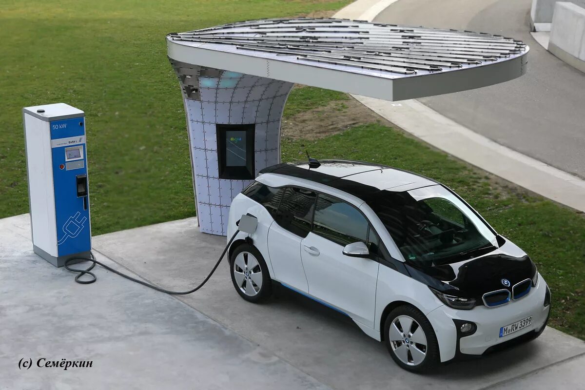 автомобиль на солнечных батареях. зарядка электроавтомобилей bmw. автомобиль работающий на электрической. гибридные водородные электромобили. двигатель tata airpod.