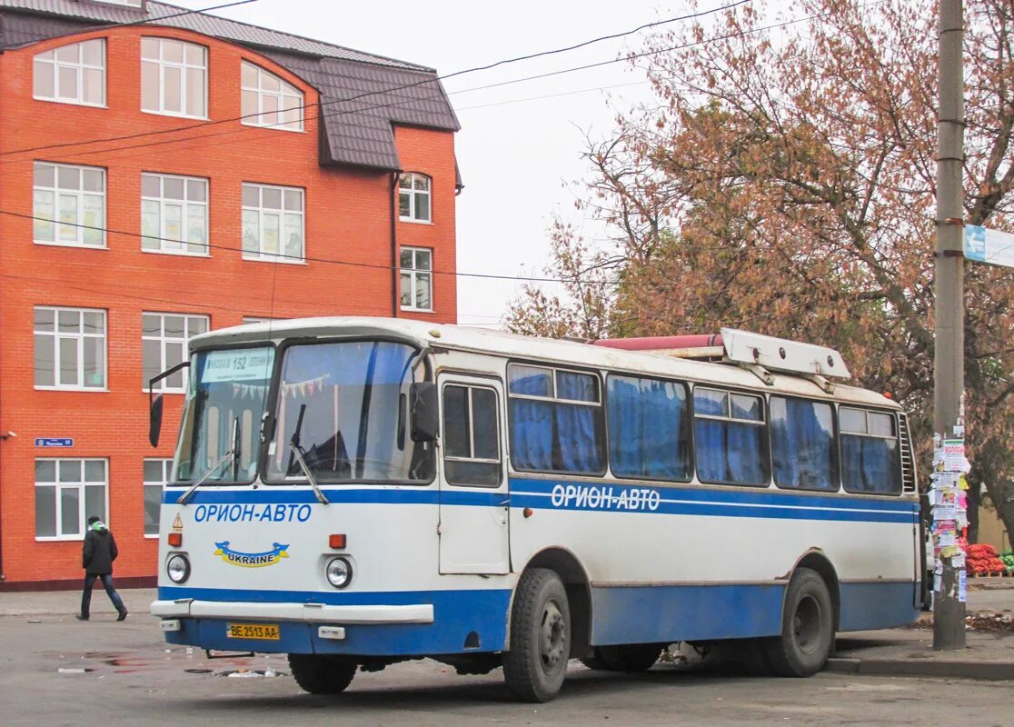 Николаевский автобус. Автовокзал Николаев. Скотовозка автобус. Скотовозка автобус фото.
