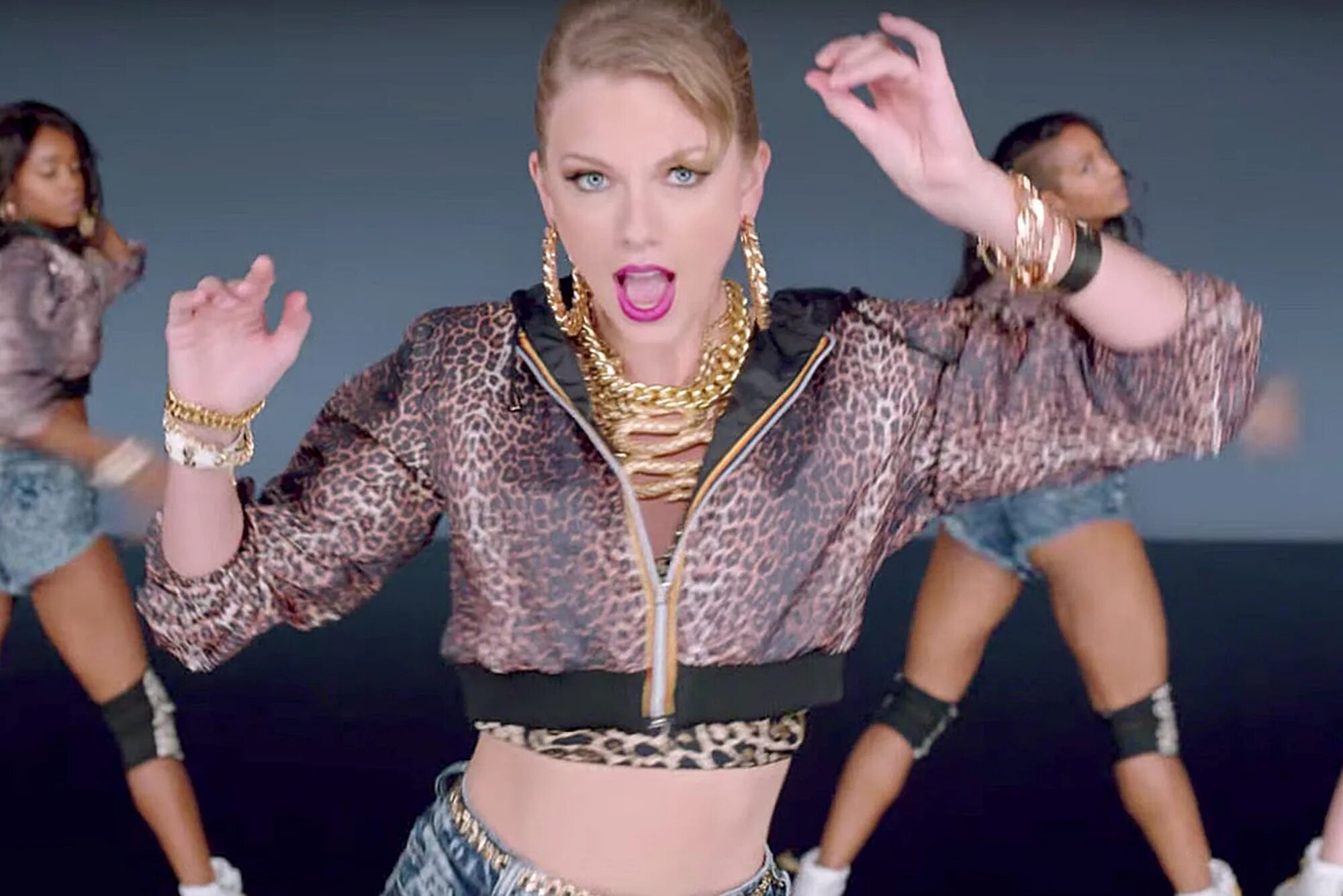 Swift shake it off перевод. Taylor swift shake it off. shake it off taylor. клип shake it off. taylor swift shake it off клип.