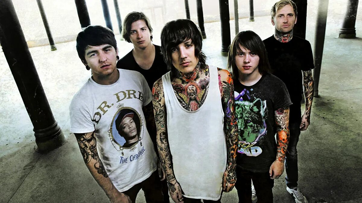 Ин зе трэш. Группа bring me the Horizon. Брин ми зе Хоризон. Bmth 2007. Bmth album 2010.