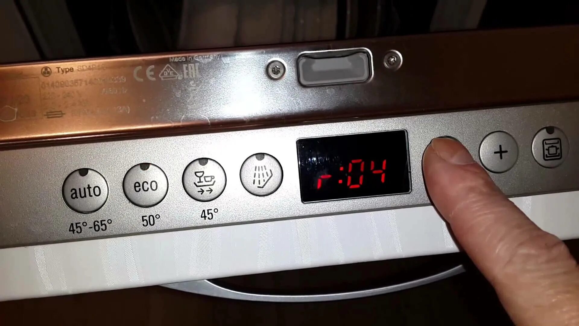 Посудомойка бош мигает. Посудомоечная машина Сименс 60 индикатор. Сименс посудомойка отложенный старт. Посудомойка Сименс Электролюкс. Посудомоечная машина Siemens se 66t372.