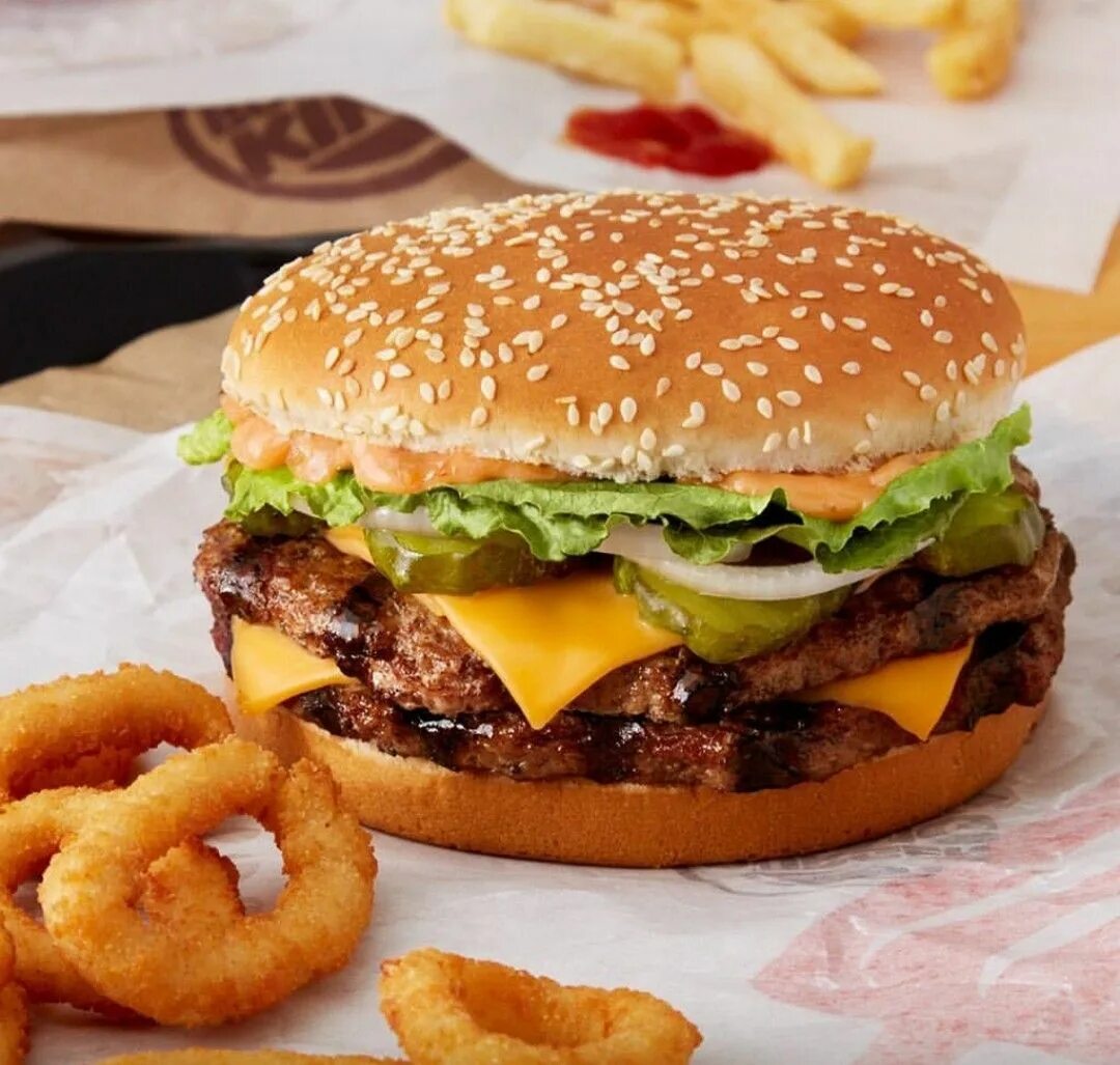 Бургер кинг 400. Фаст фуд бургер кинг. Burger king food. Бургер из бургер кинг. Бургер кинг в сша.