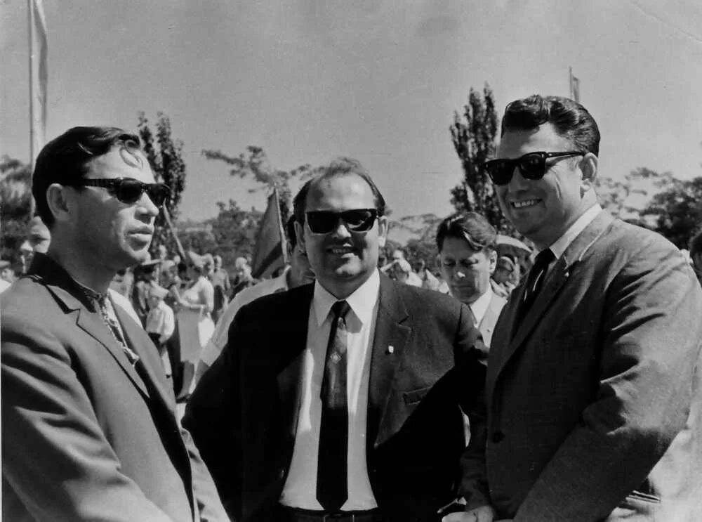 Горбачев в Донецке в 1969 году. Неизвестный и Горбачев фото. Фото Горбачева на отдыхе за границей. Лицо перестройки